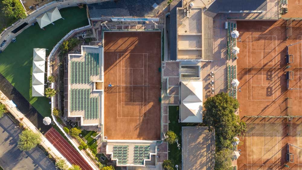 an aerial view of a tennis court Ccub